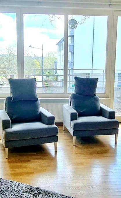 Luxury One Bedroom Flat With Parking&balcony-cent2 Apartment *