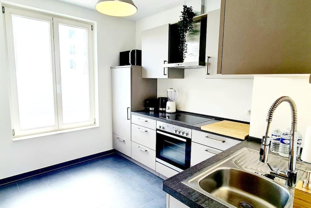Apartment Luxury One Bedroom Flat With Parking&balcony-cent2 Luxemburg